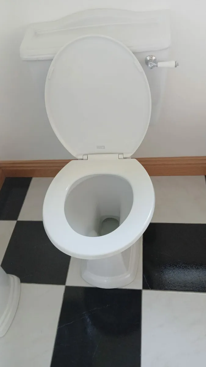 Toilet - Image 3