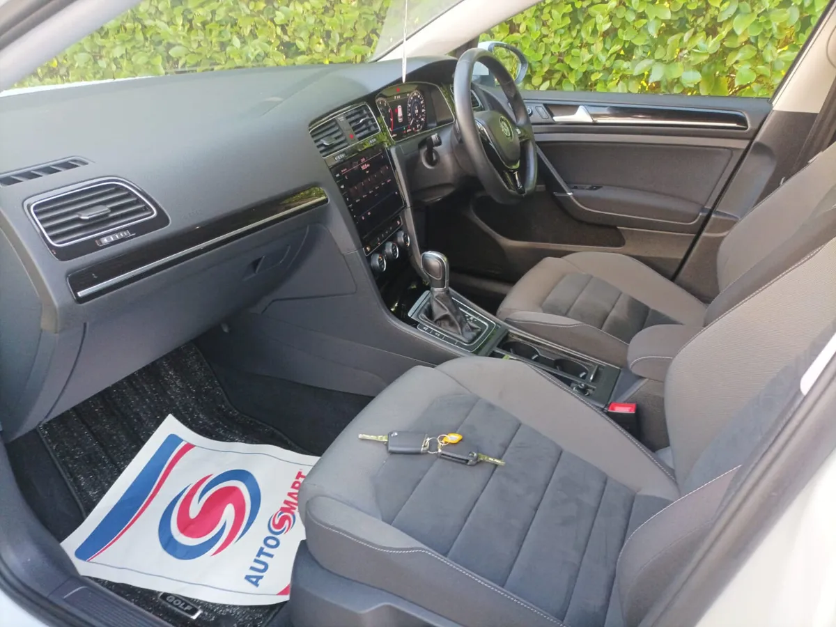 Volkswagen Golf 1.4 TSI Highline Automatic, 2019 - Image 3