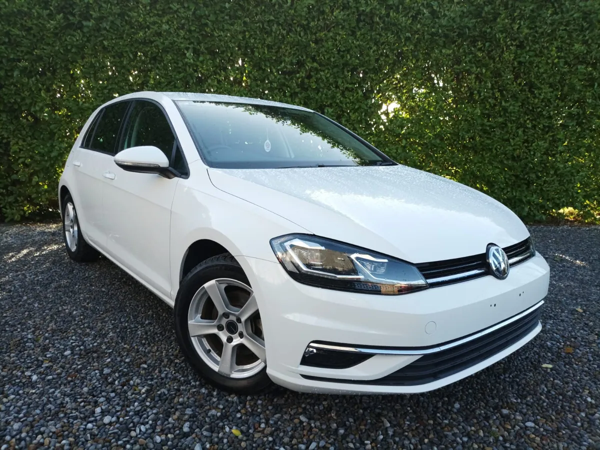 Volkswagen Golf 1.4 TSI Highline Automatic, 2019 - Image 1