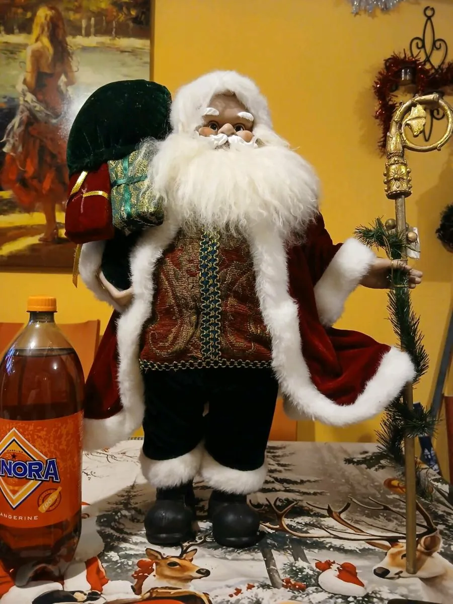 2ft Santa - Image 1