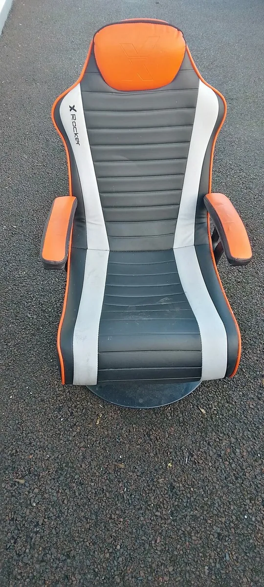 Gaming Chair - Image 1