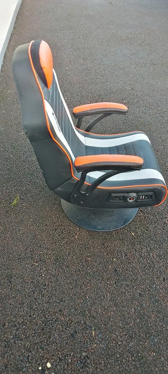 Gaming Chair - Image 2