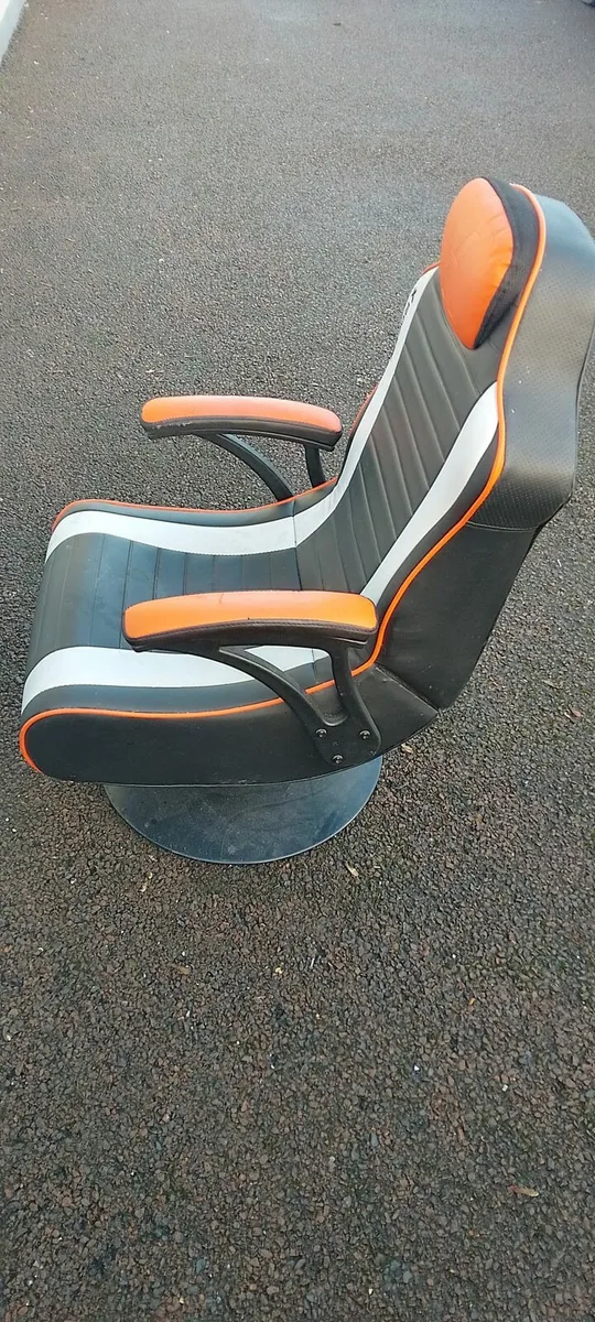 Gaming Chair - Image 3