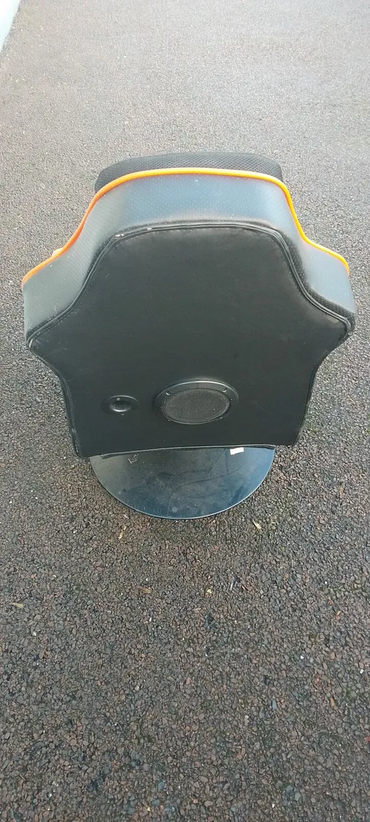 Gaming Chair - Image 4