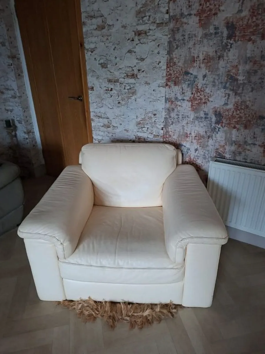 Natuzzi Italian soft leather armchair. - Image 2