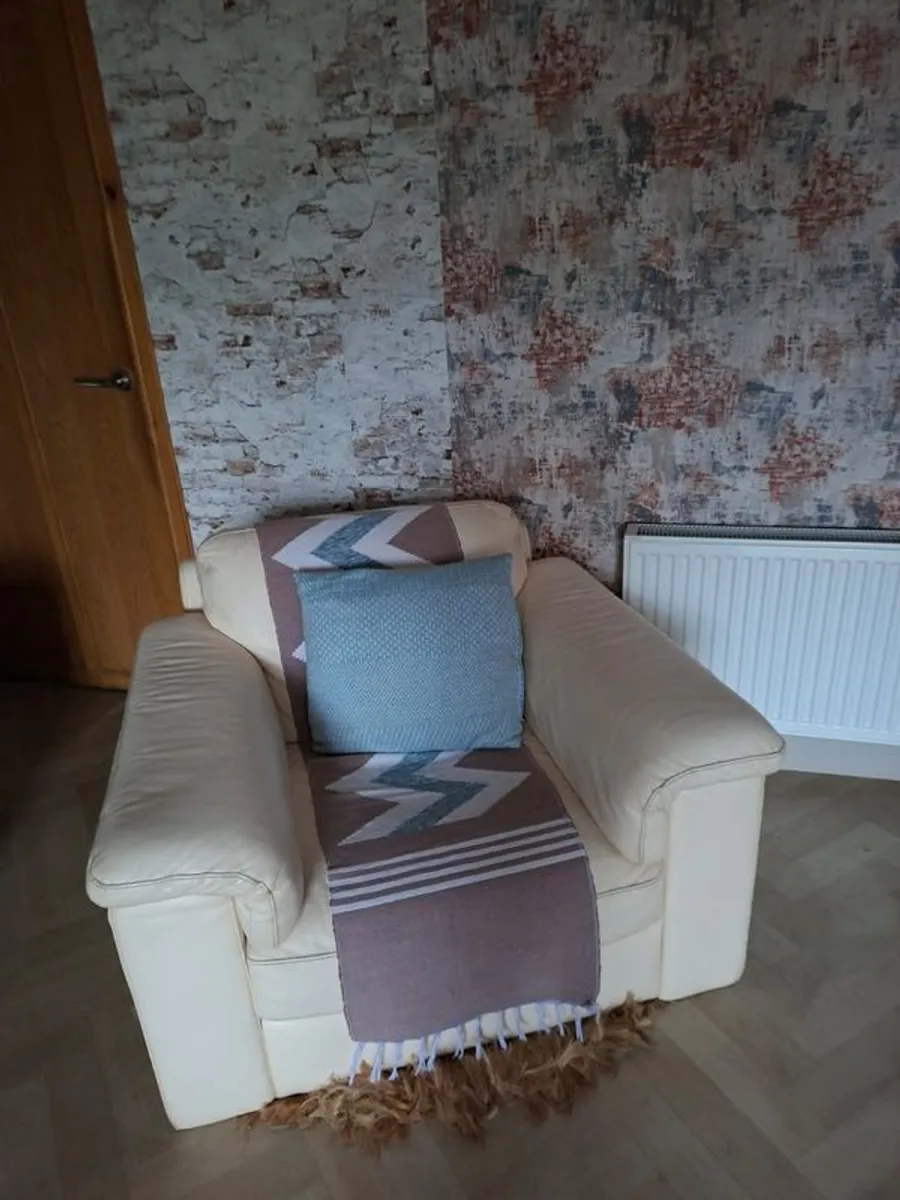 Natuzzi Italian soft leather armchair. - Image 3