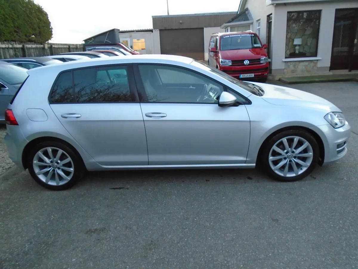 Volkswagen Golf 2015,highline 1.6tdi,camera,fogs - Image 2