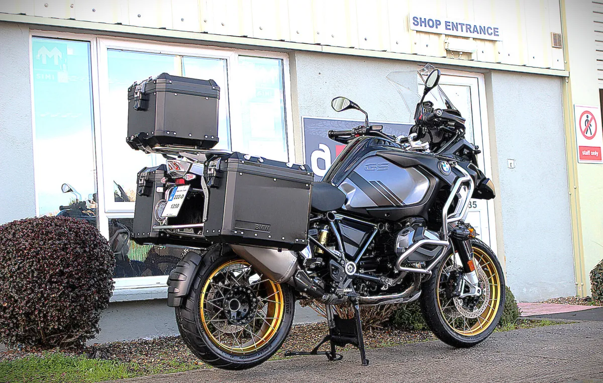 BMW R 1250 GS Adventure Triple Black 2022 - Image 2