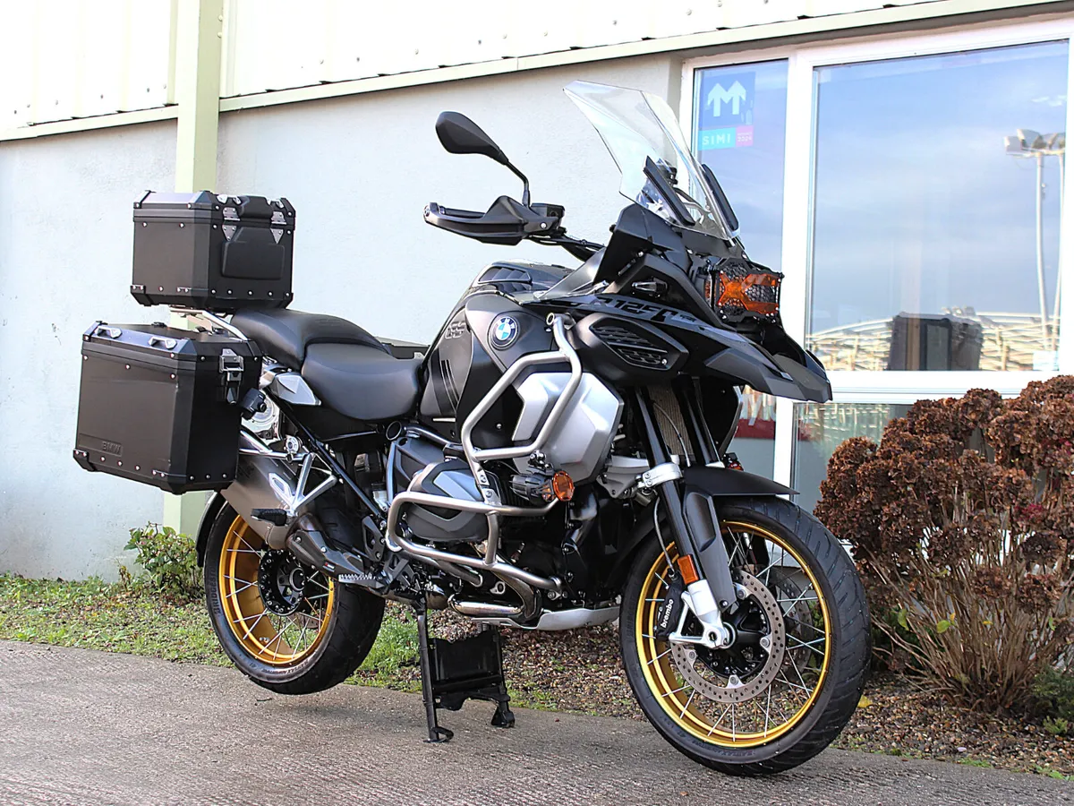 BMW R 1250 GS Adventure Triple Black 2022 - Image 3