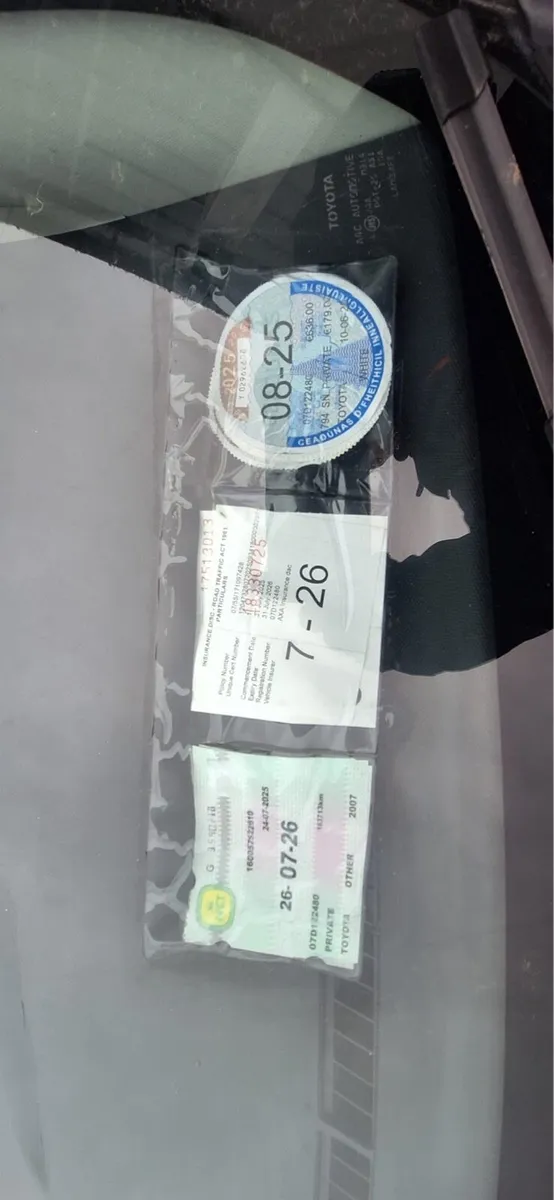 07 Wish…7 seater - Image 2