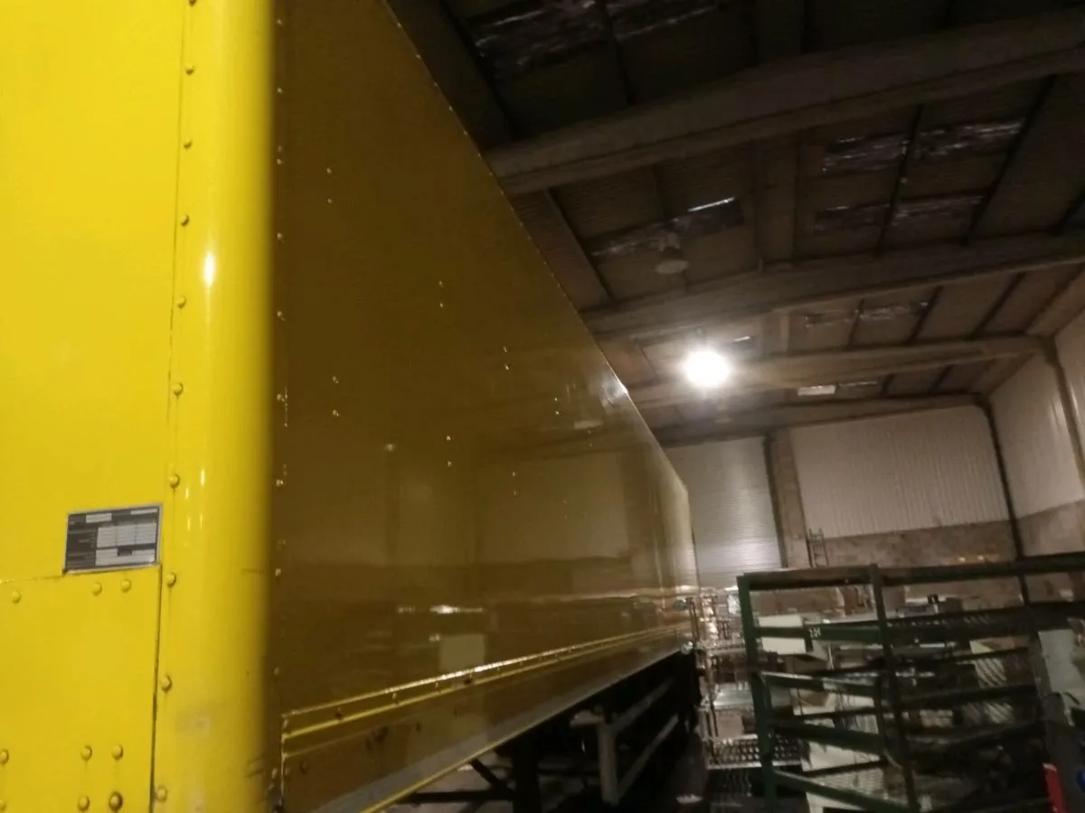 2007 MONTRACON BOX WITH TAIL LIFT NEW CVRT - Image 2