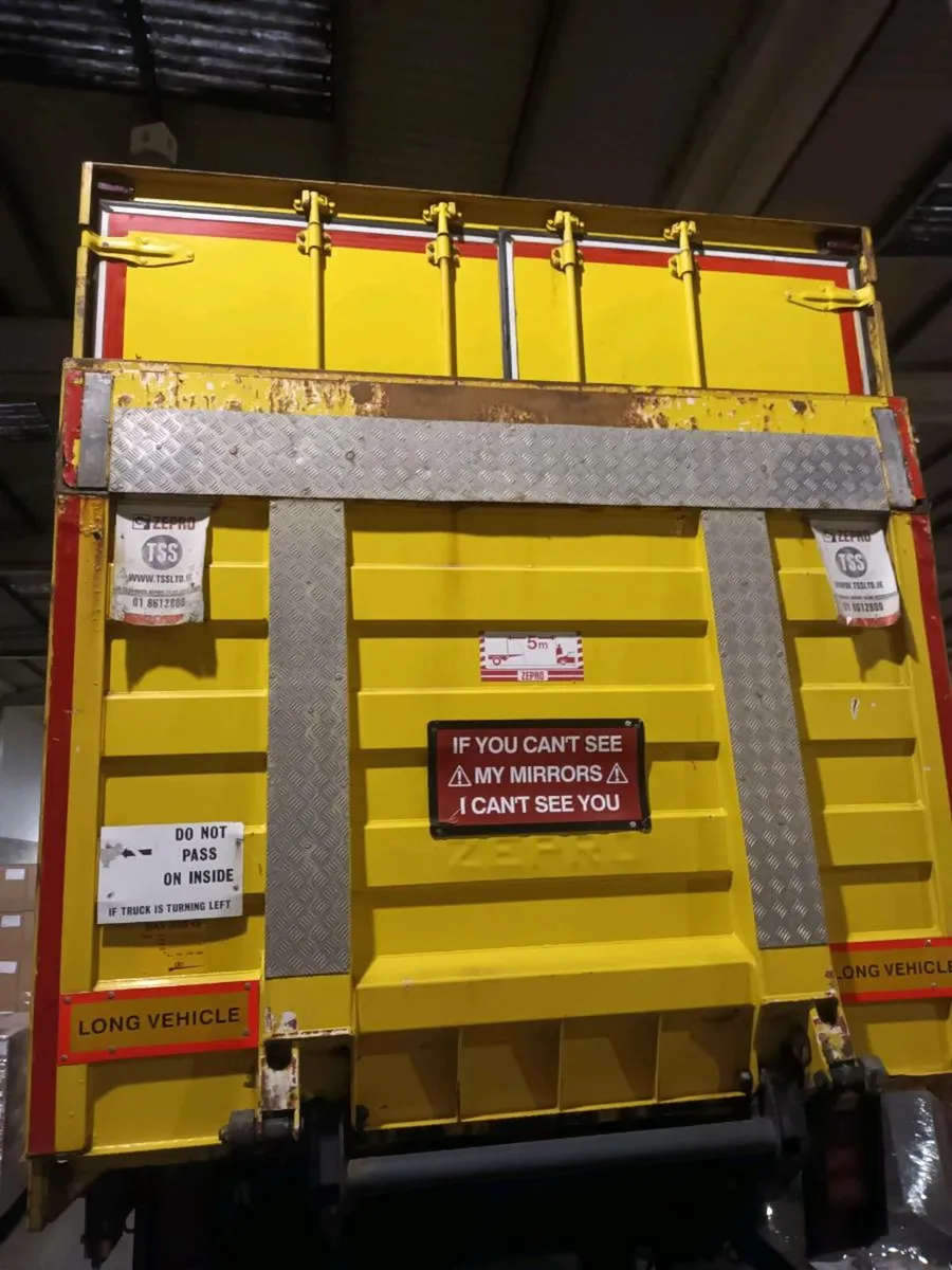 2007 MONTRACON BOX WITH TAIL LIFT NEW CVRT - Image 4