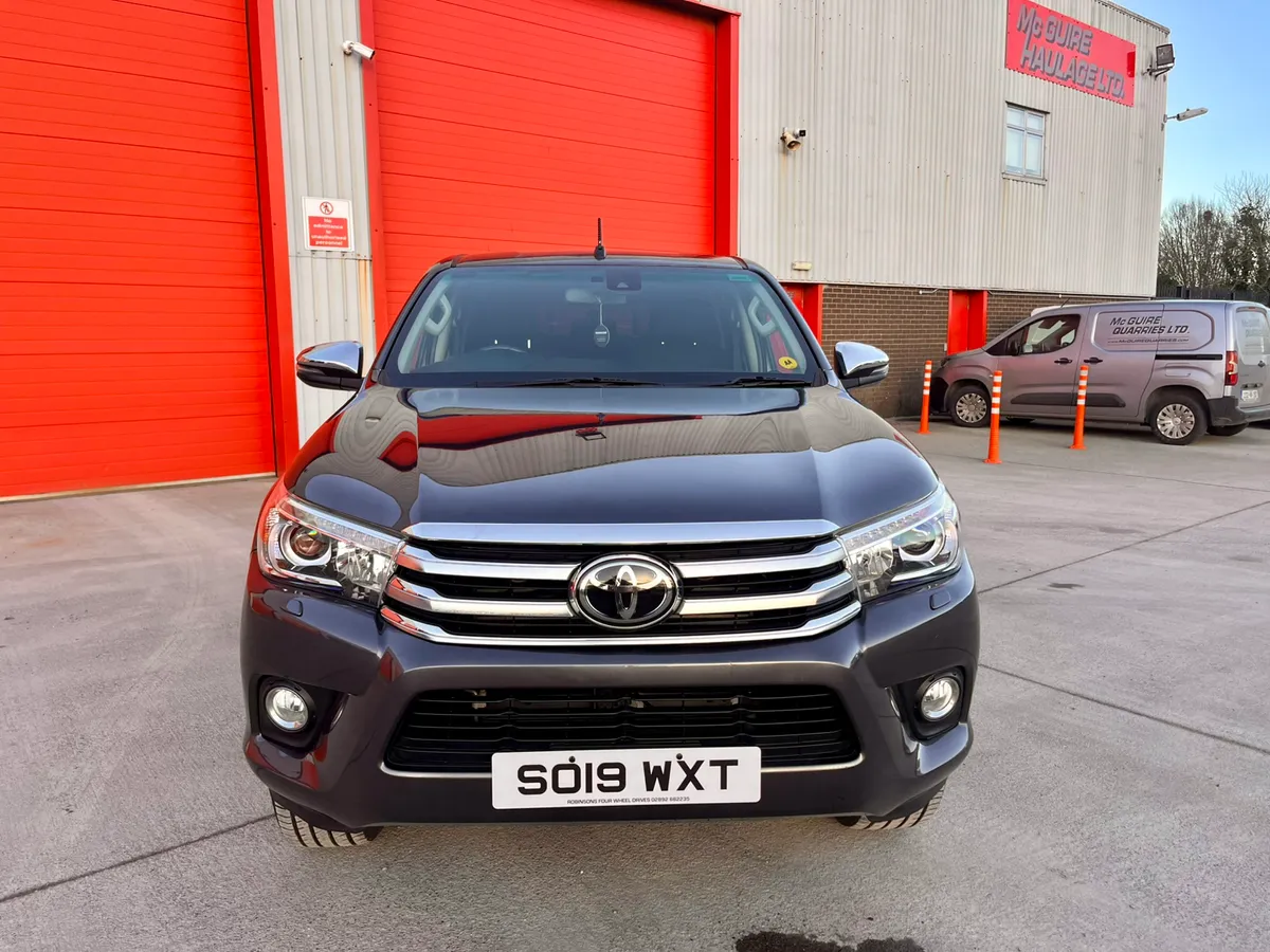 2019 Toyota Hilux 2.4 Invincible - Image 4