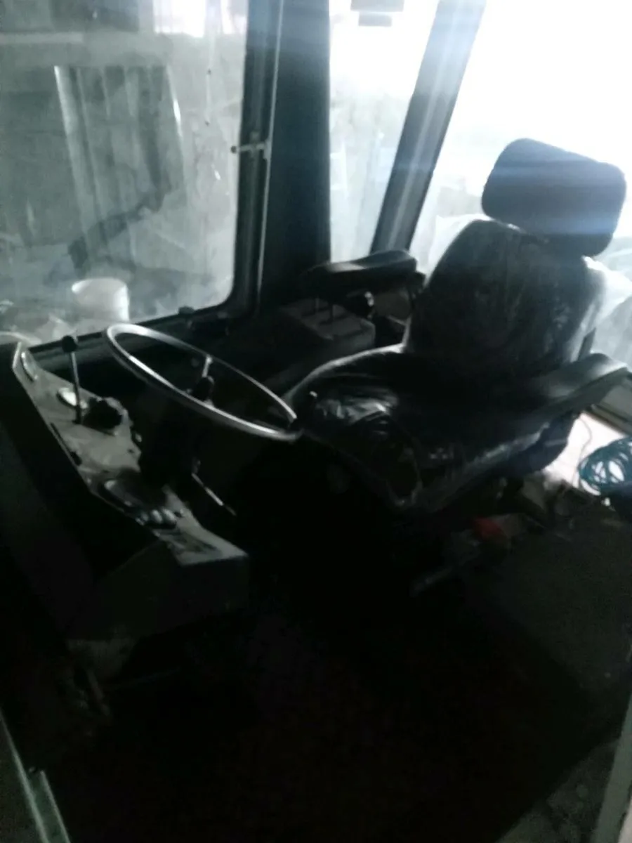 Muir Hill 121 - Image 4