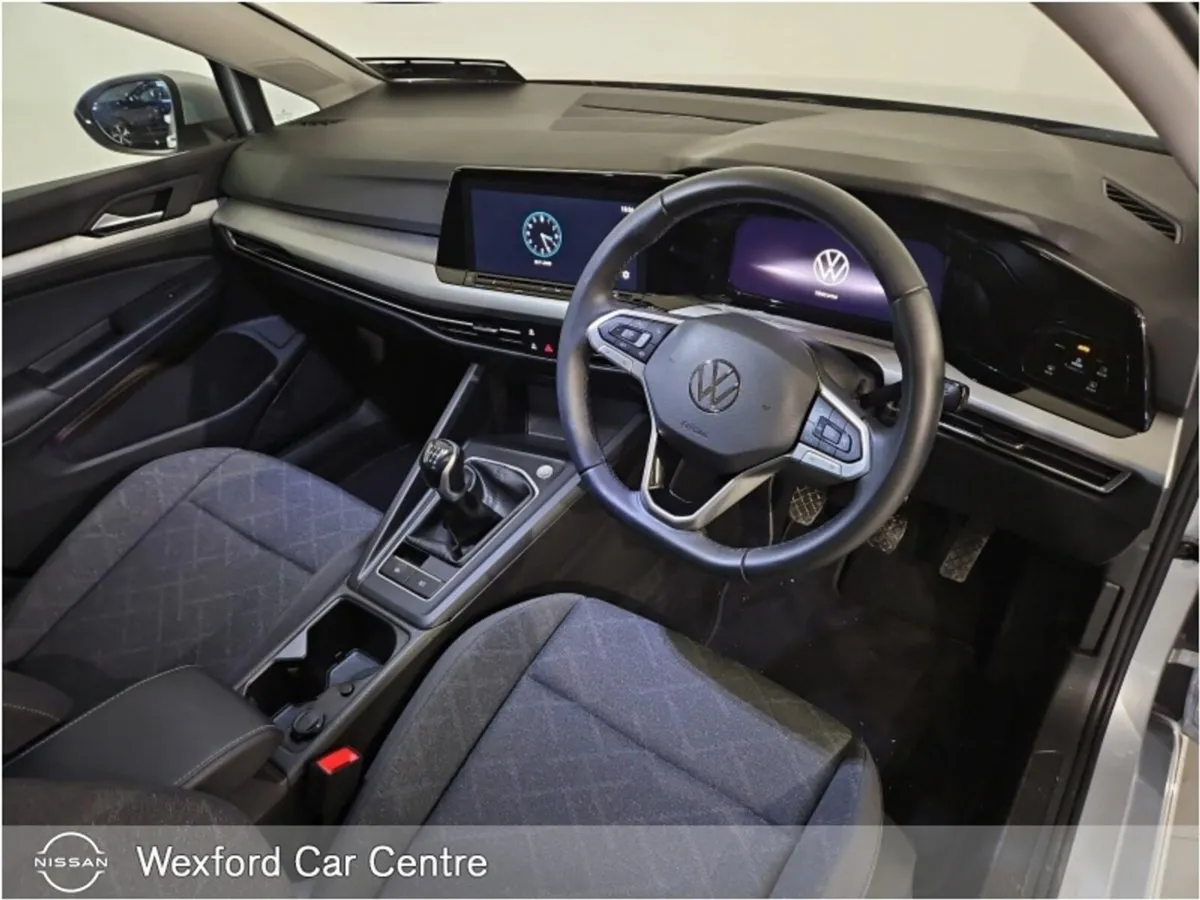 Volkswagen Golf 2.0 TDI 115HP Life ONLY 6,955KM - Image 3