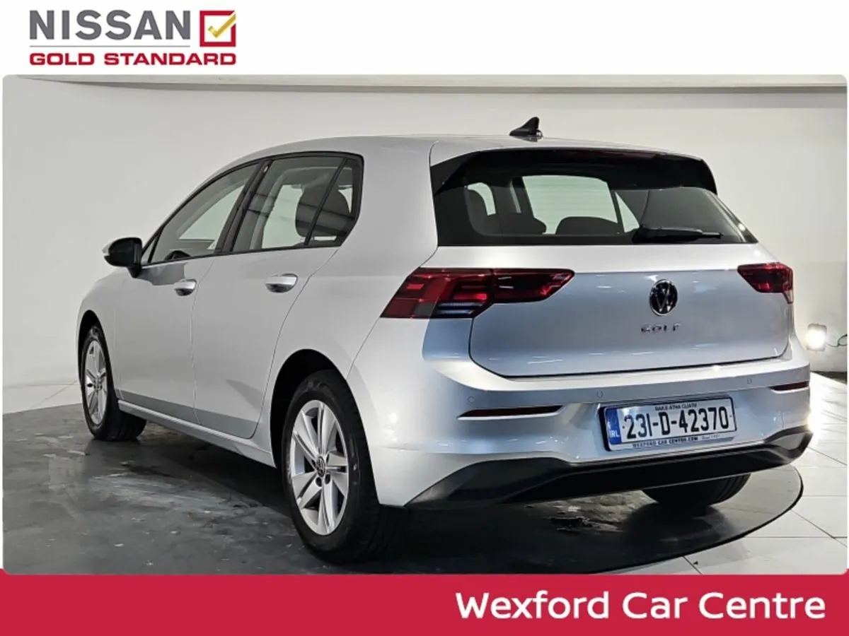 Volkswagen Golf 2.0 TDI 115HP Life ONLY 6,955KM - Image 4