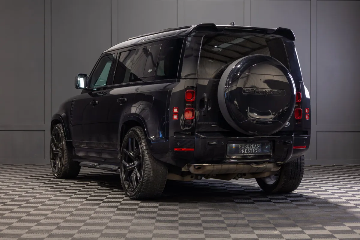 2022 Land Rover Defender 110 P400e X-Dynamic SE - Image 4