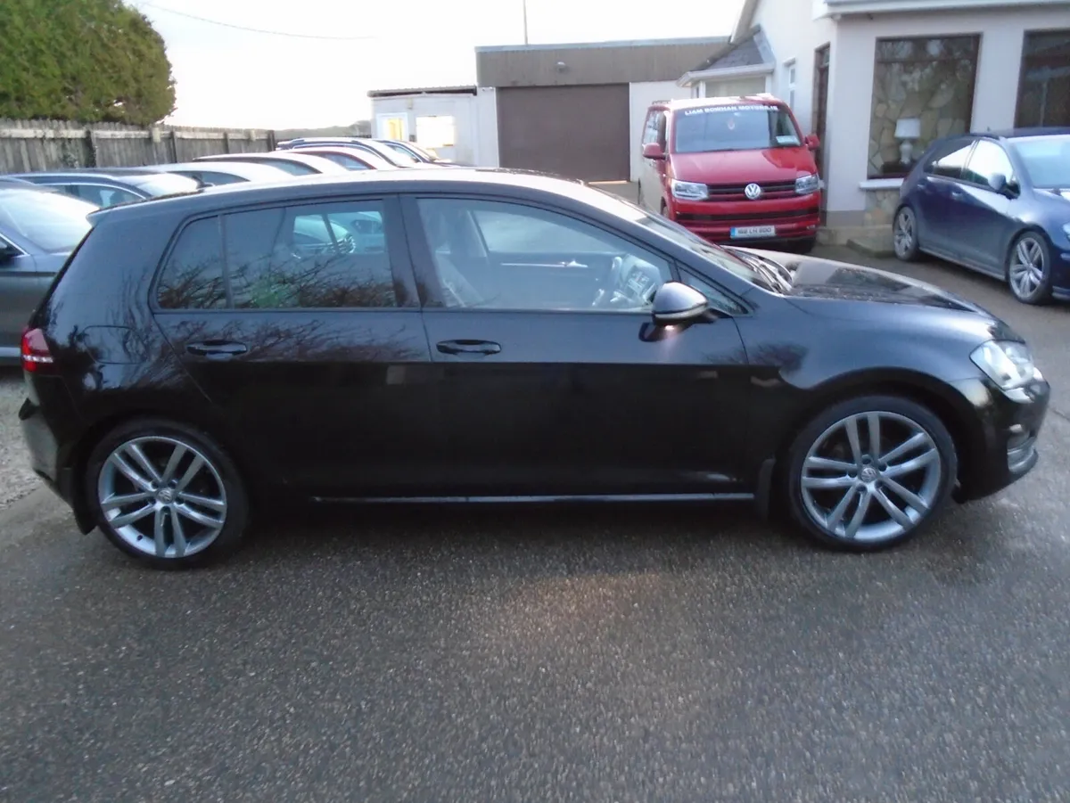 Volkswagen Golf 2017,leather,camera,fogs,highline, - Image 2