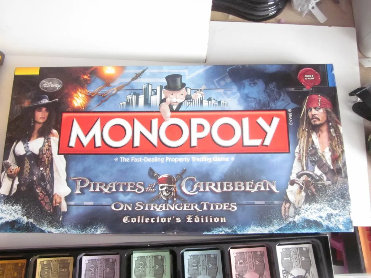Monopoly Pirates of the Caribbean Board  Game - Image 1