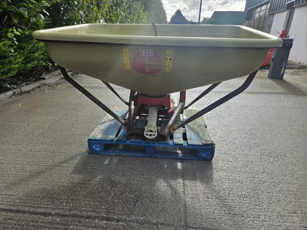 Cosmo 16 bag spreader - Image 1