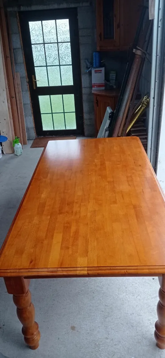 Oak dinning table and 6 chairs - Image 4