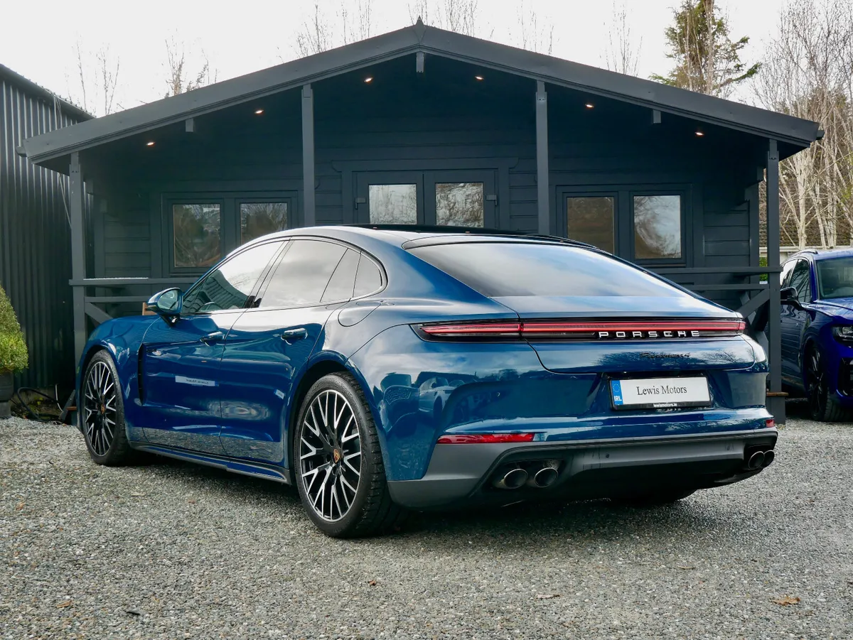 2025 Porsche Panamera 4 E-Hybrid - Image 4