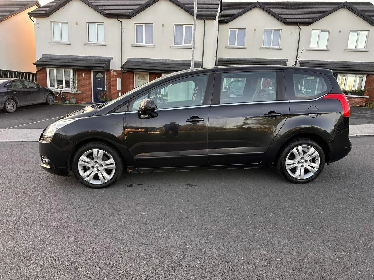 Peugeot 5008 7seater - Image 4