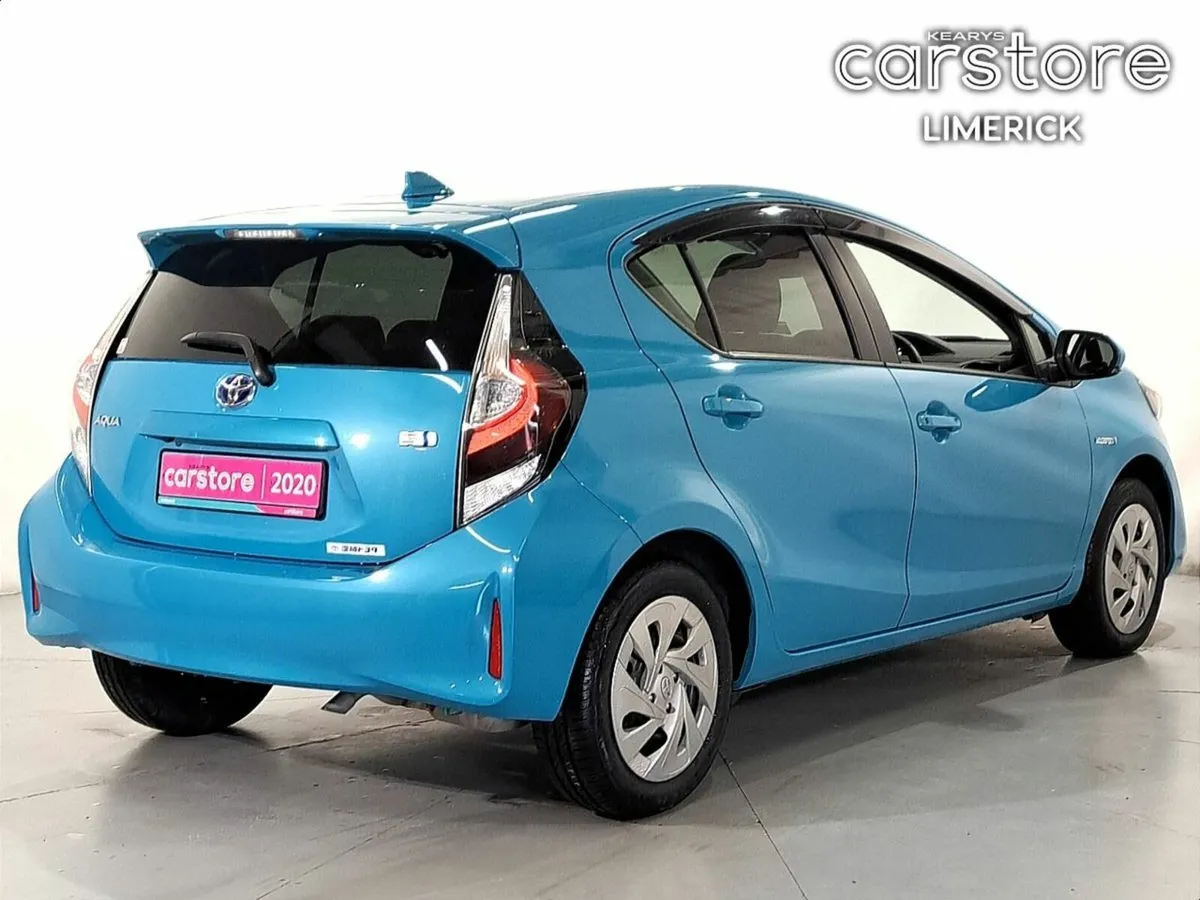 Toyota Aqua 1.5 HYBRID **HIGH GRADE INTERIOR** - Image 3