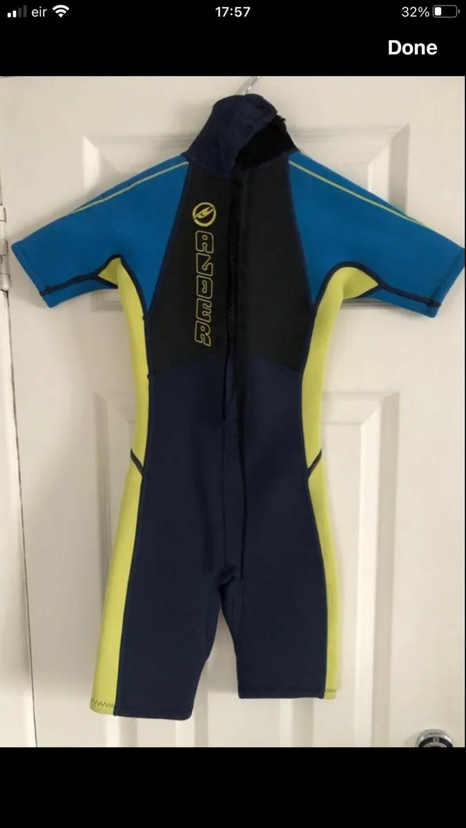 Boys wetsuit age 6 €10 - Image 3