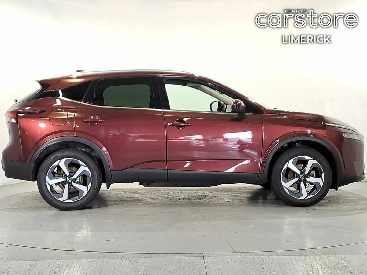 Nissan Qashqai 1.3 PET MILD HYBRID SV PREMIUM - Image 2