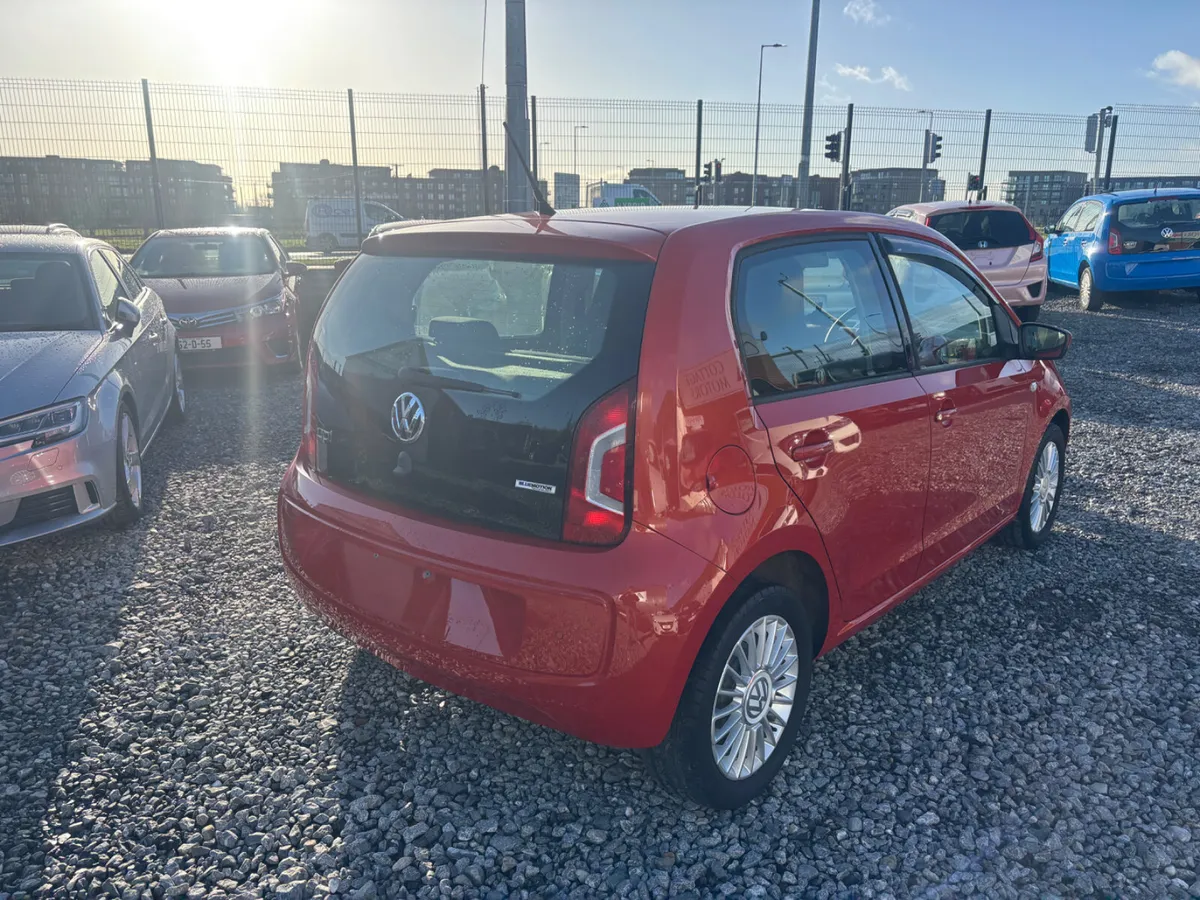 Volkswagen Up! - Image 4