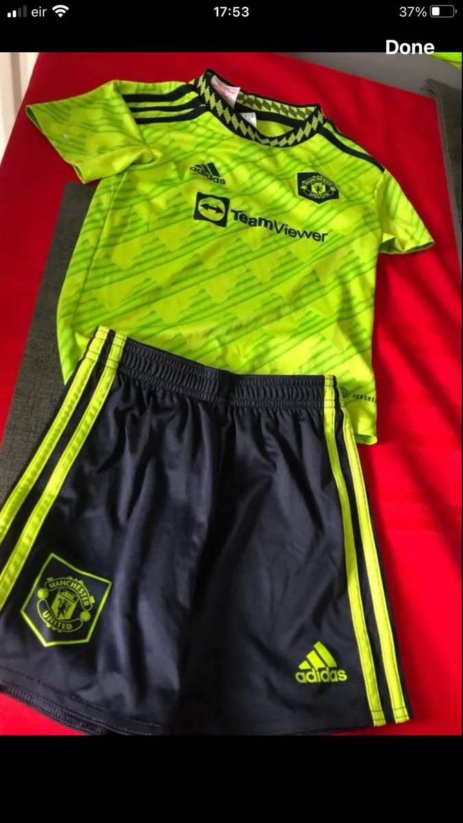Boys Manchester United suit age 4/5 €10 - Image 1