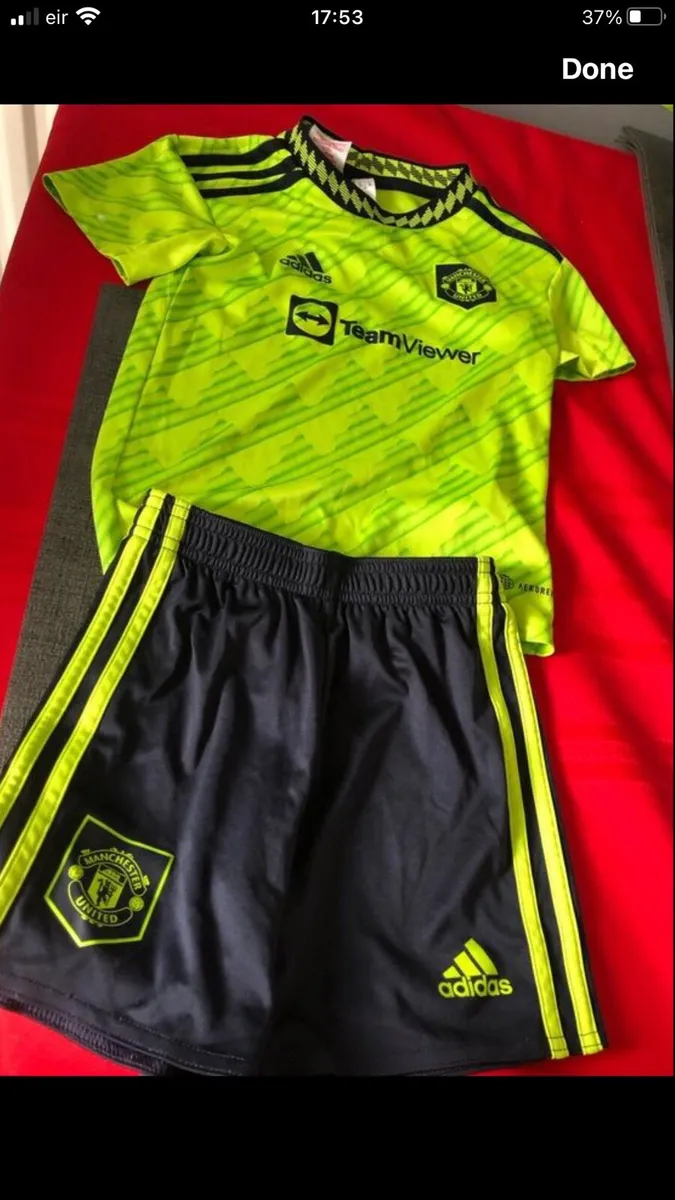 Boys Manchester United suit age 4/5 €10 - Image 2
