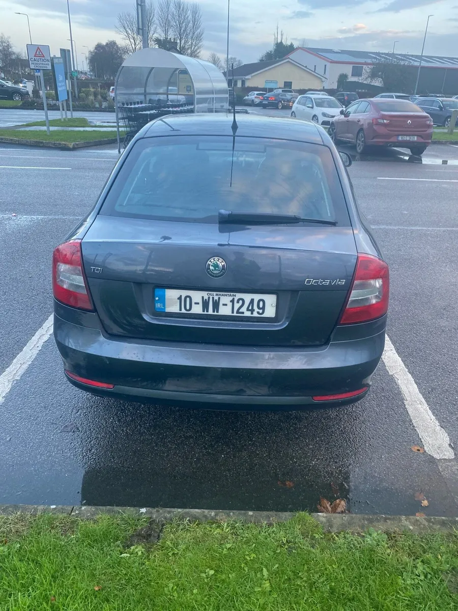 Skoda Octavia 2010 1.6 - Image 2