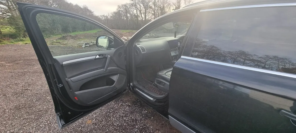 Audi Q7 Crewcab - Image 2