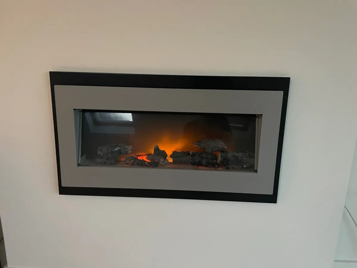 Wall mounted Electric wood effect inset fire - Image 1