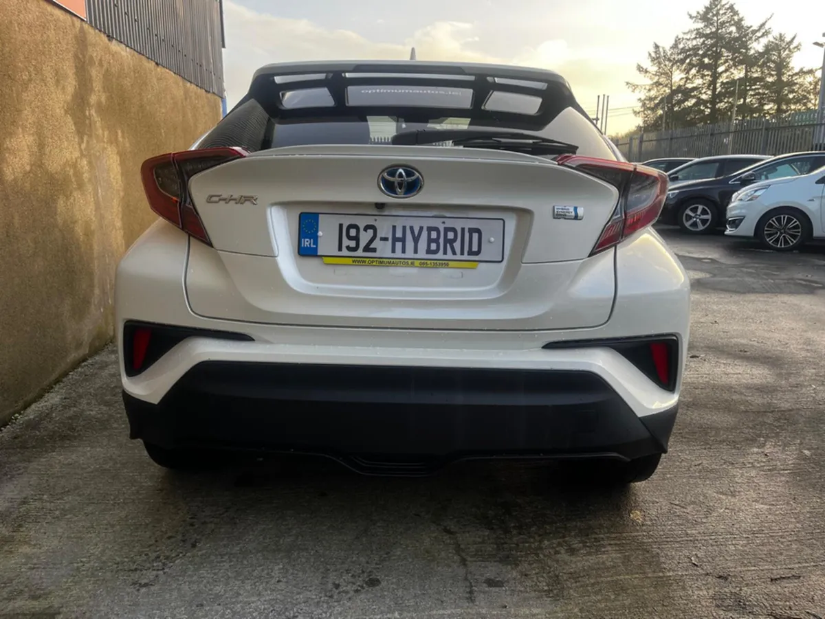 Toyota C-HR Toyota C-HR 1.8 self charging hybrid - Image 3
