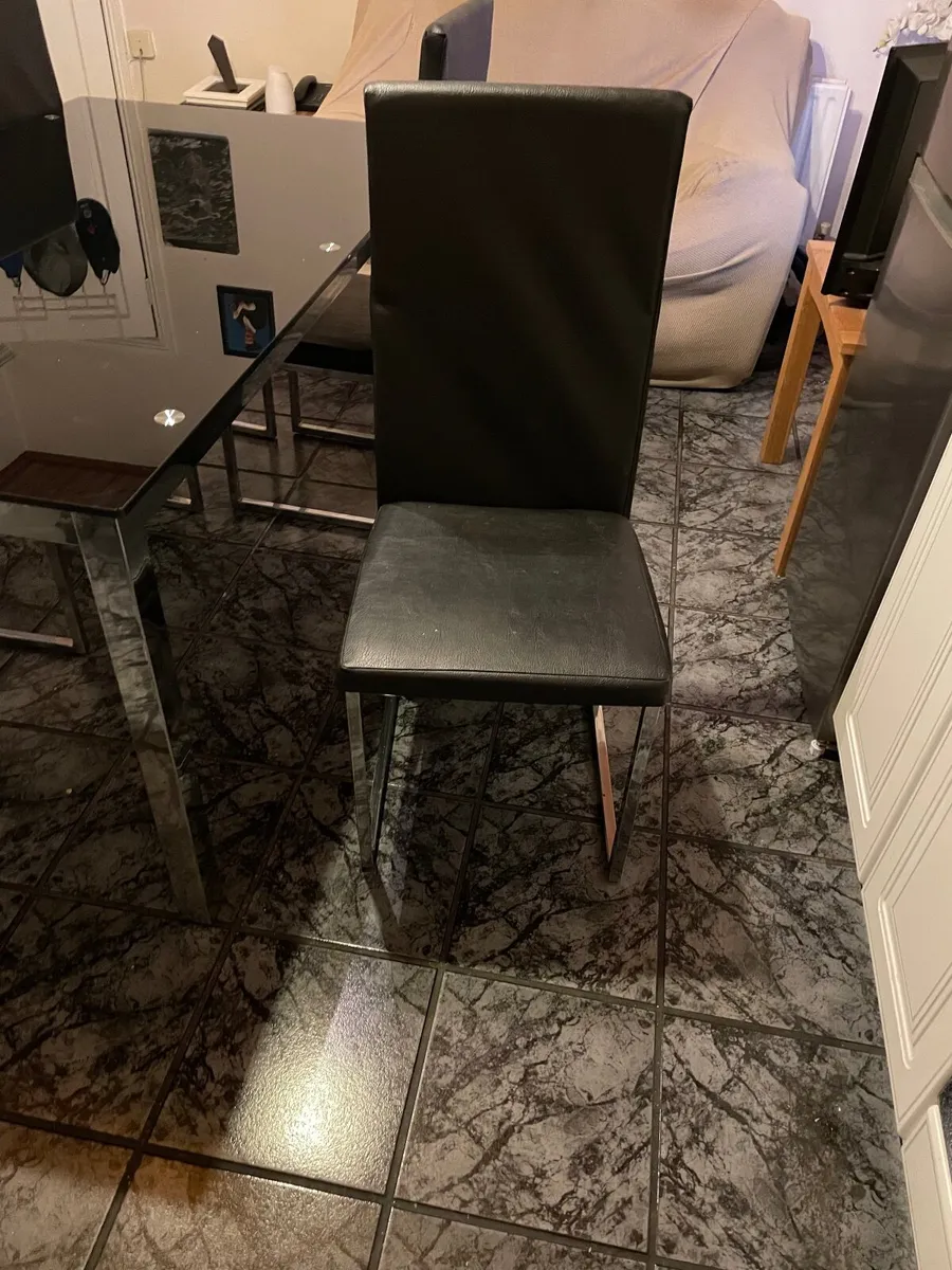 Table and chairs kitchen - Image 3