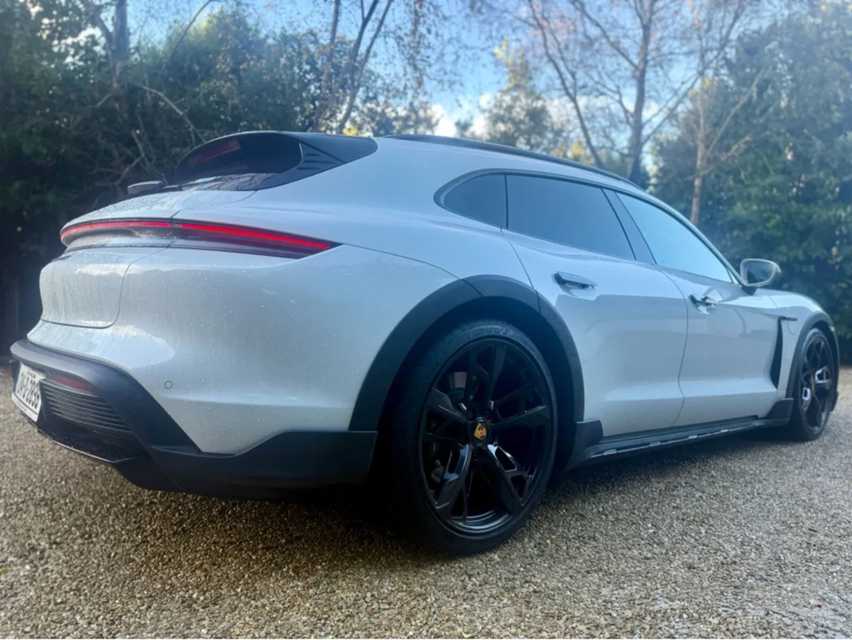 Porsche Taycan 4S CROSS TURISMO *562 bhp…Performan - Image 4