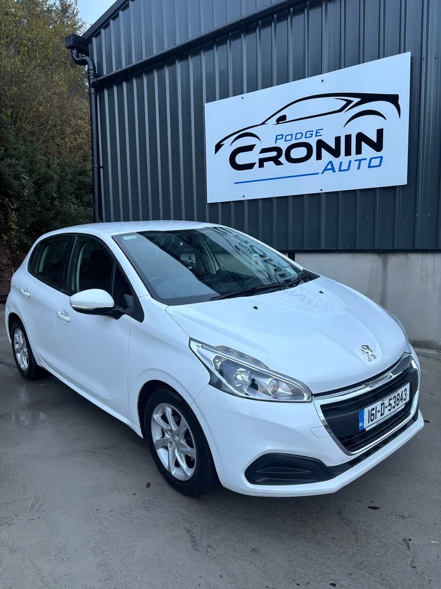 Peugout 208 - Image 1