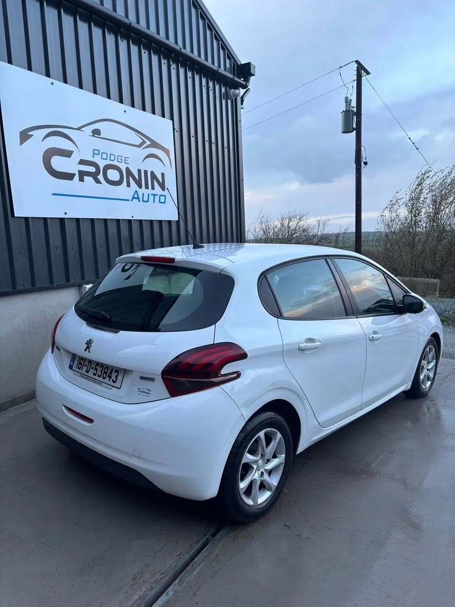 Peugout 208 - Image 2
