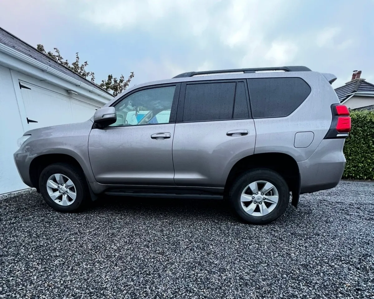 2022 Toyota Landcruiser Automatic LWB - Image 2