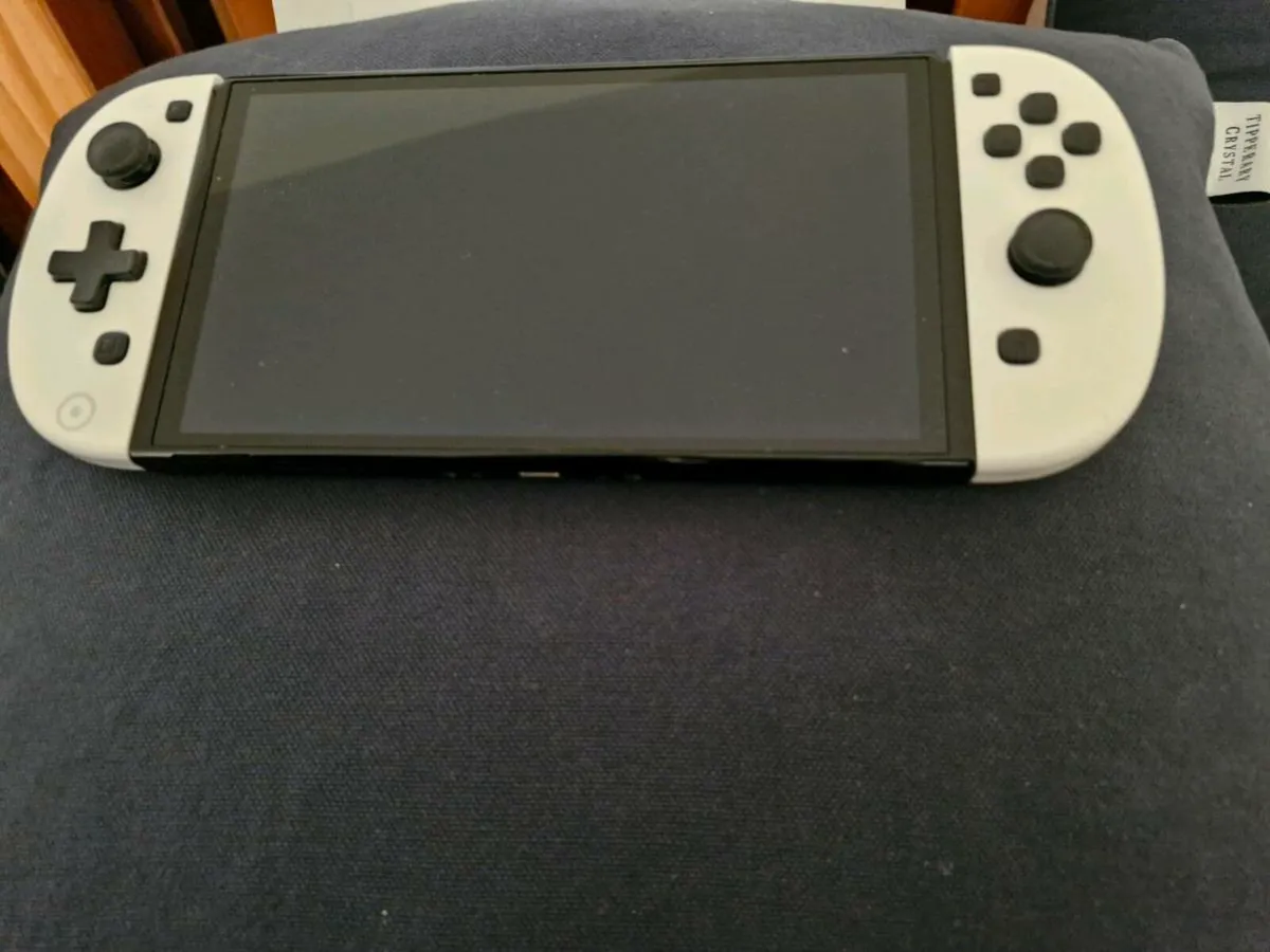 Nintendo Switch Oled - Image 1
