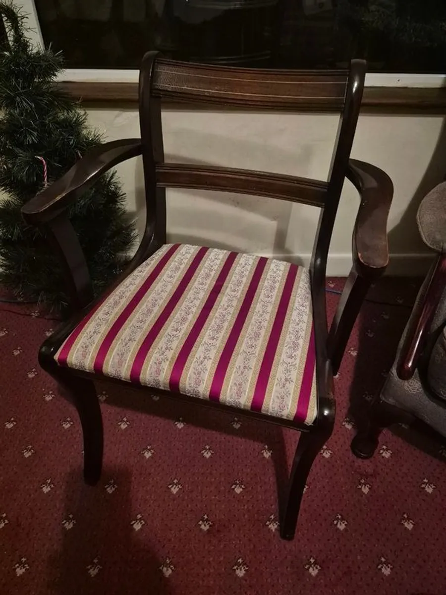 Dining table and chairs - Image 4