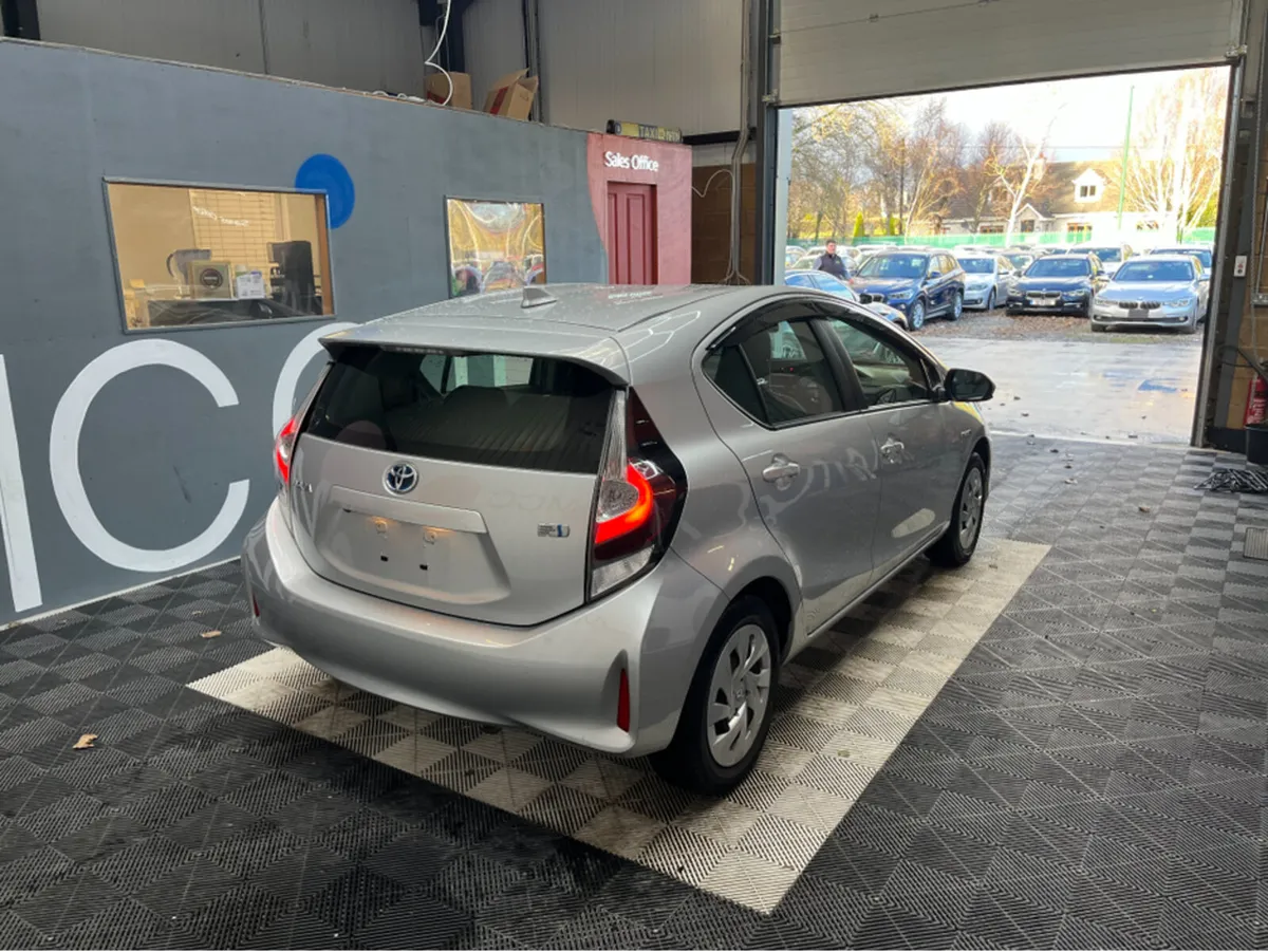 Toyota Aqua €13750 2020 TOYOTA AQUA 1.5L HYBRID / - Image 2