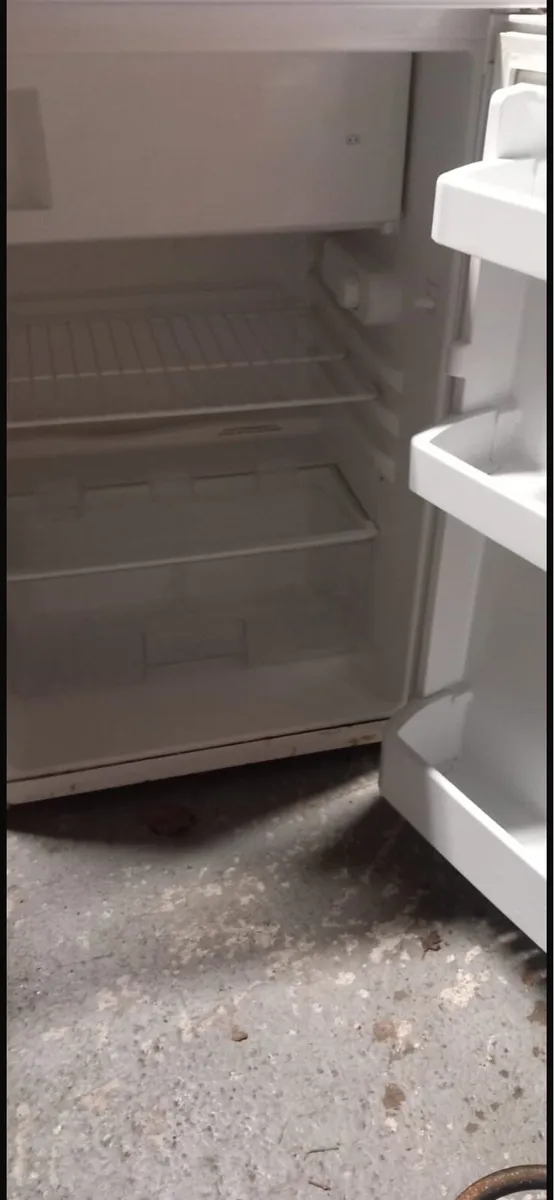 Fridge freezer - Image 2