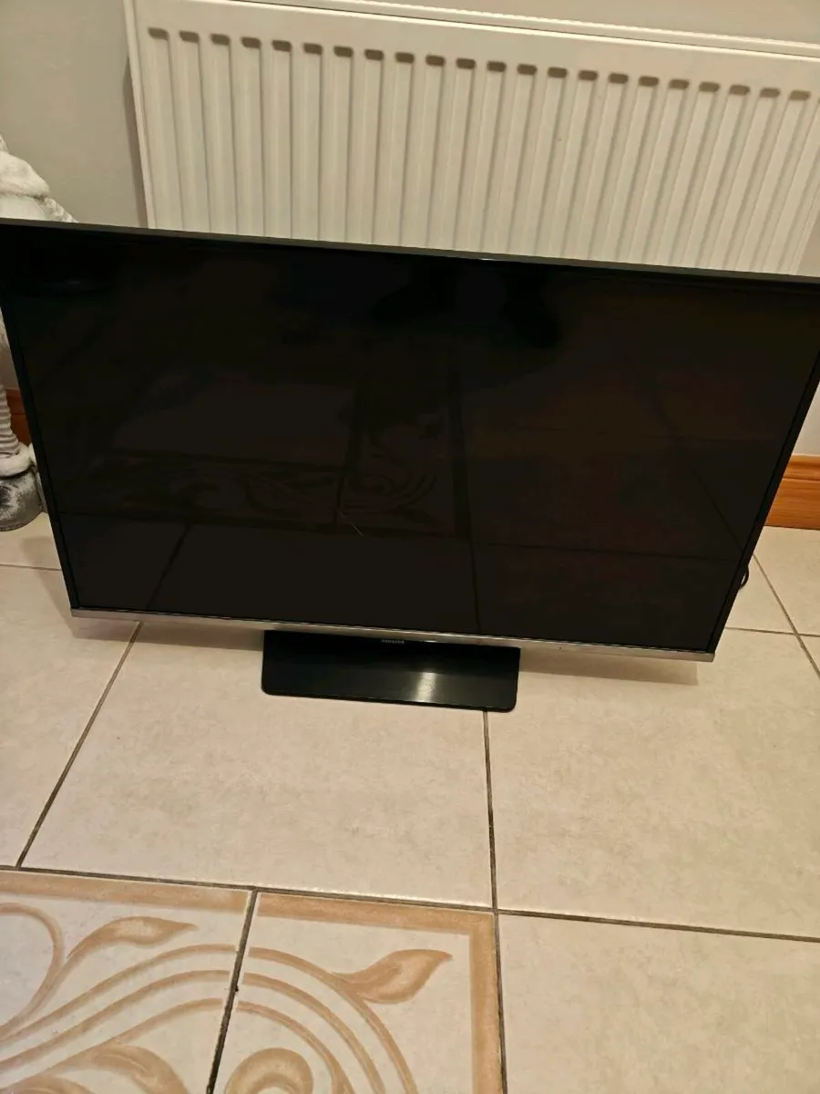 Samsung 32 inch TV - Image 2