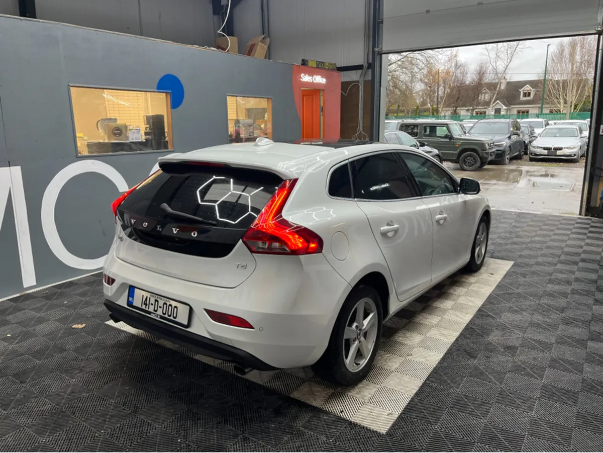 Volvo V40 €11950! 2014 VOLVO V40 AUTOMATIC SUNROOF - Image 2