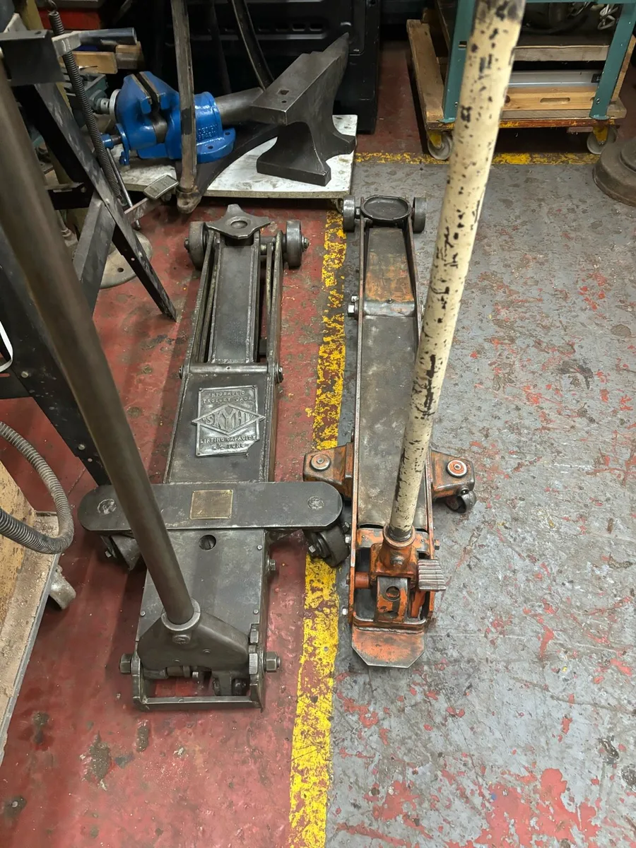2.5 ton / 5 ton British jacks.  Perfect - Image 1