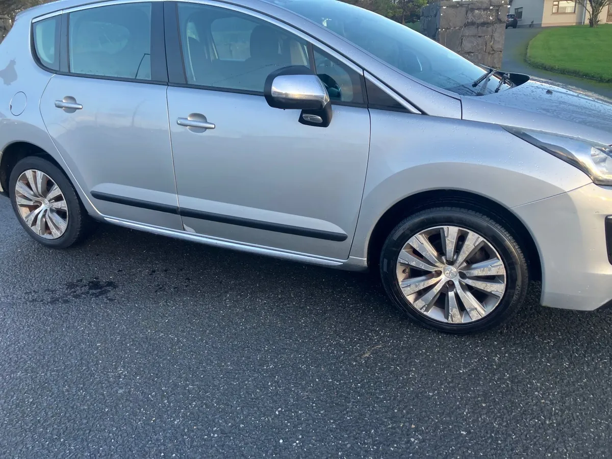 Peugeot 3008 Low KMs, - Image 3